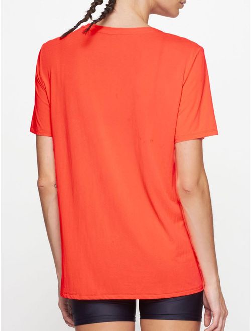 Camiseta Manga Curta Oversized Essentials